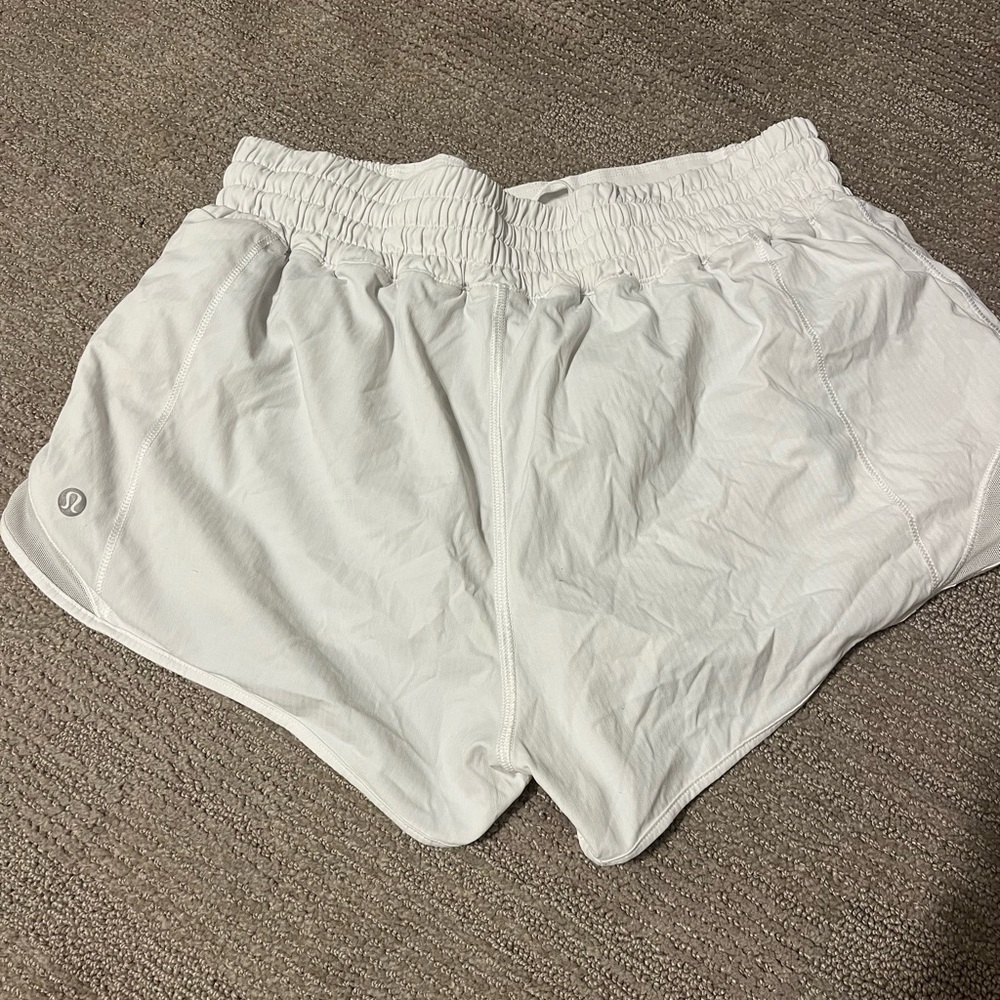 Lululemon hotty hot shorts 2.5